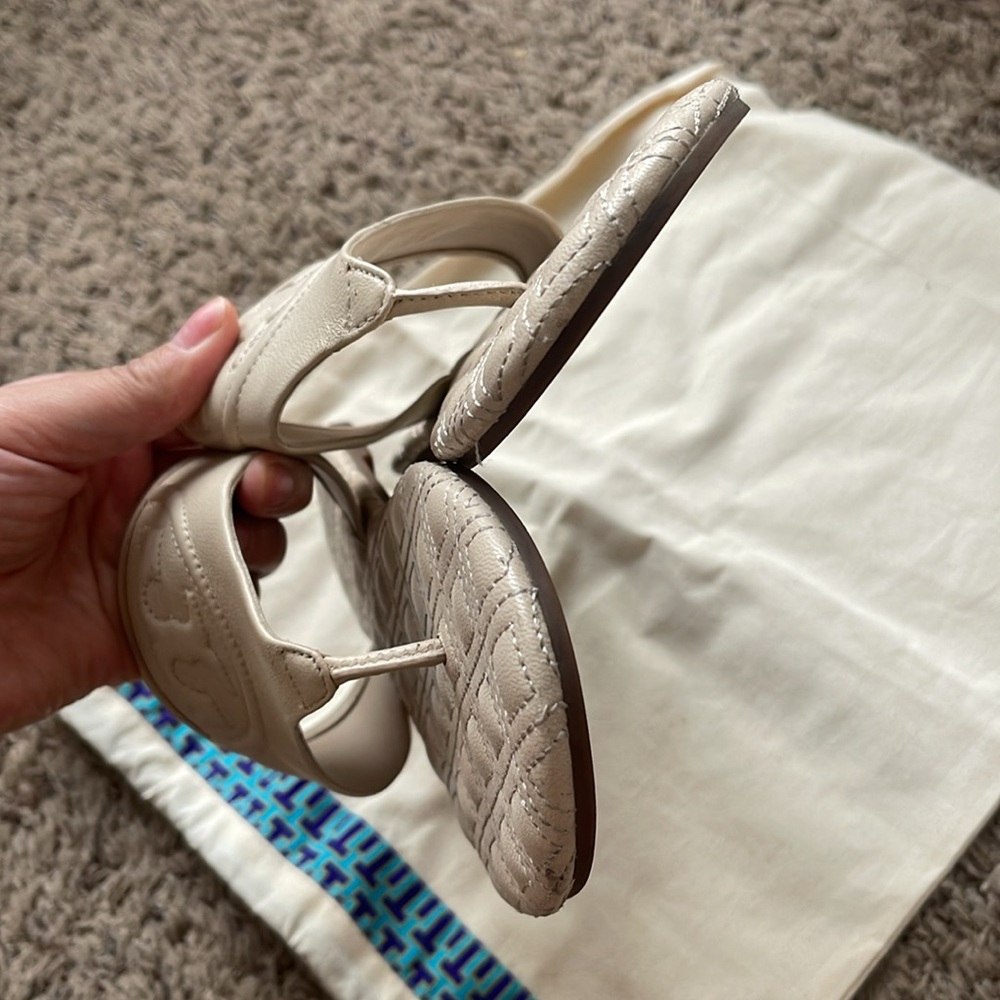 Tory Burch Quilted Cream Sandals 8M - Picture 2 of 9